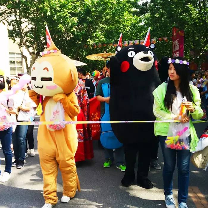 大连理工大学校园嘉年华 七域动漫协会宅舞燃爆全场!