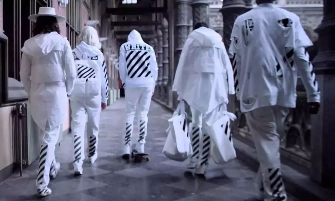 我们穿什么衣服可以风格多变,我们穿什么衣服最好看