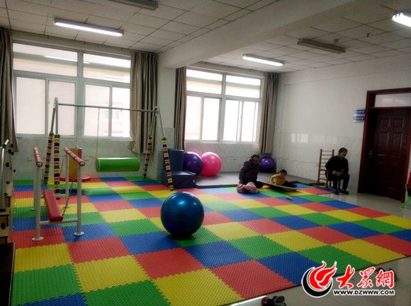 爱心针刺助康复菏医附院精准医疗扶贫让“星星孩子”沐浴阳光