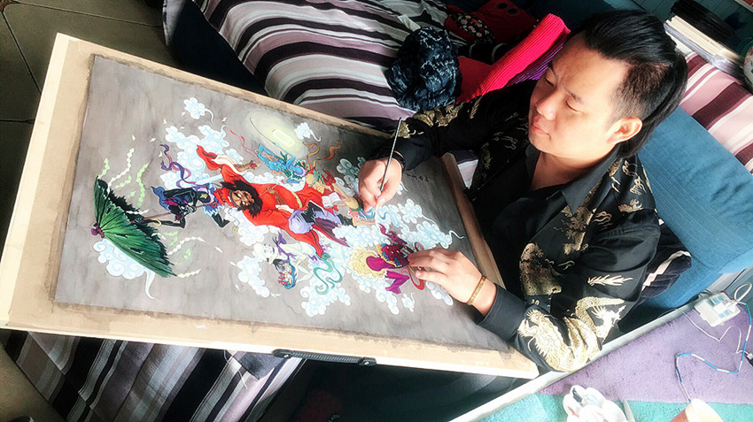 这个人奇丑无比，但在民间却威望极高，都说：将其放在门口能辟邪