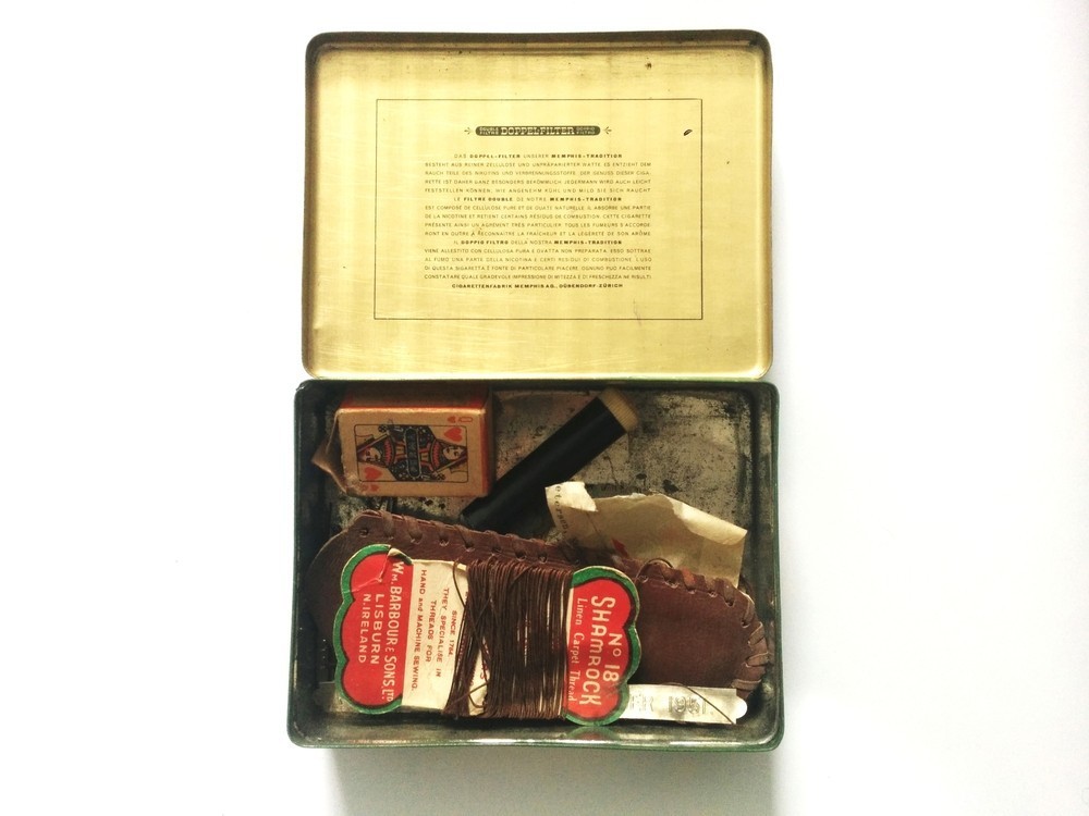 半个世纪前的铁皮箱，打开一个陌生人的罗曼史