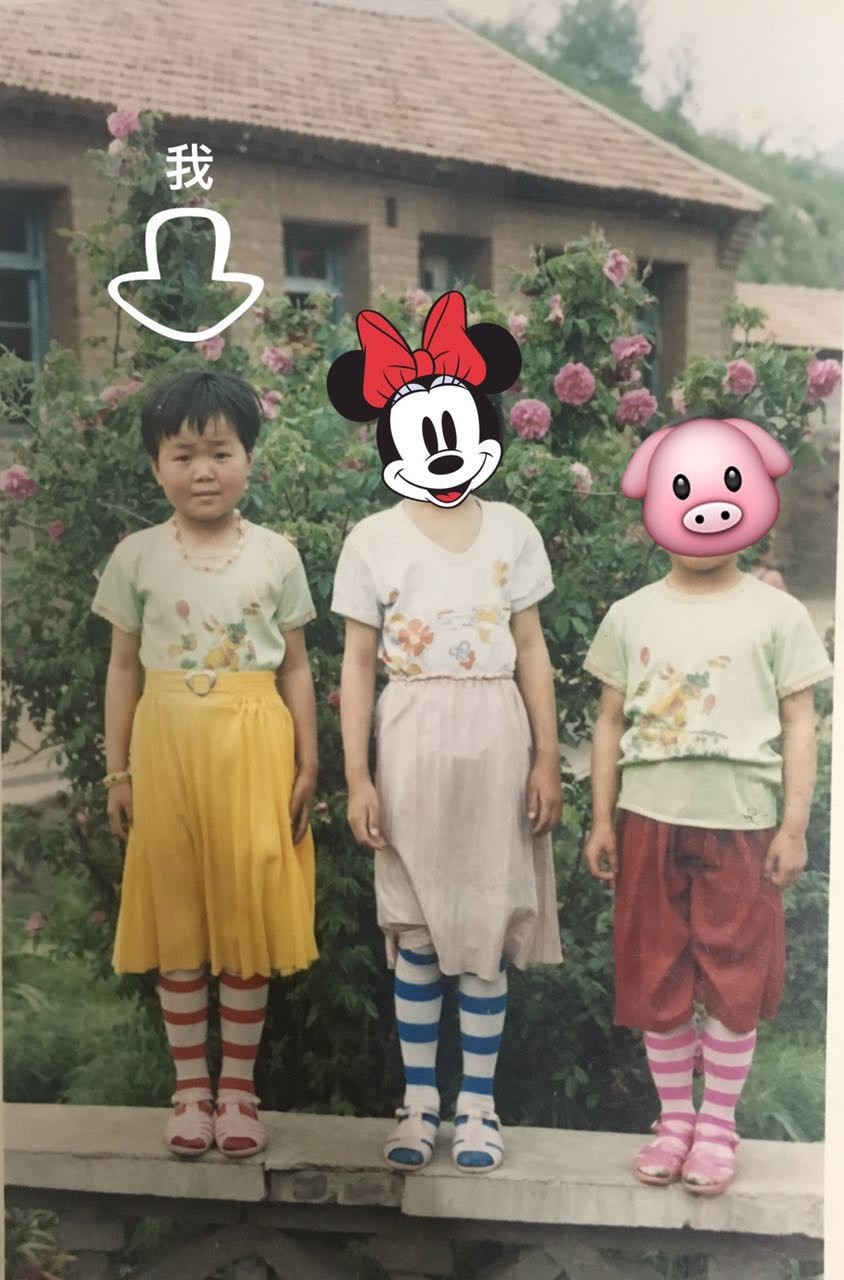 据说小时候都会有一张照片，让你紧张得尿了