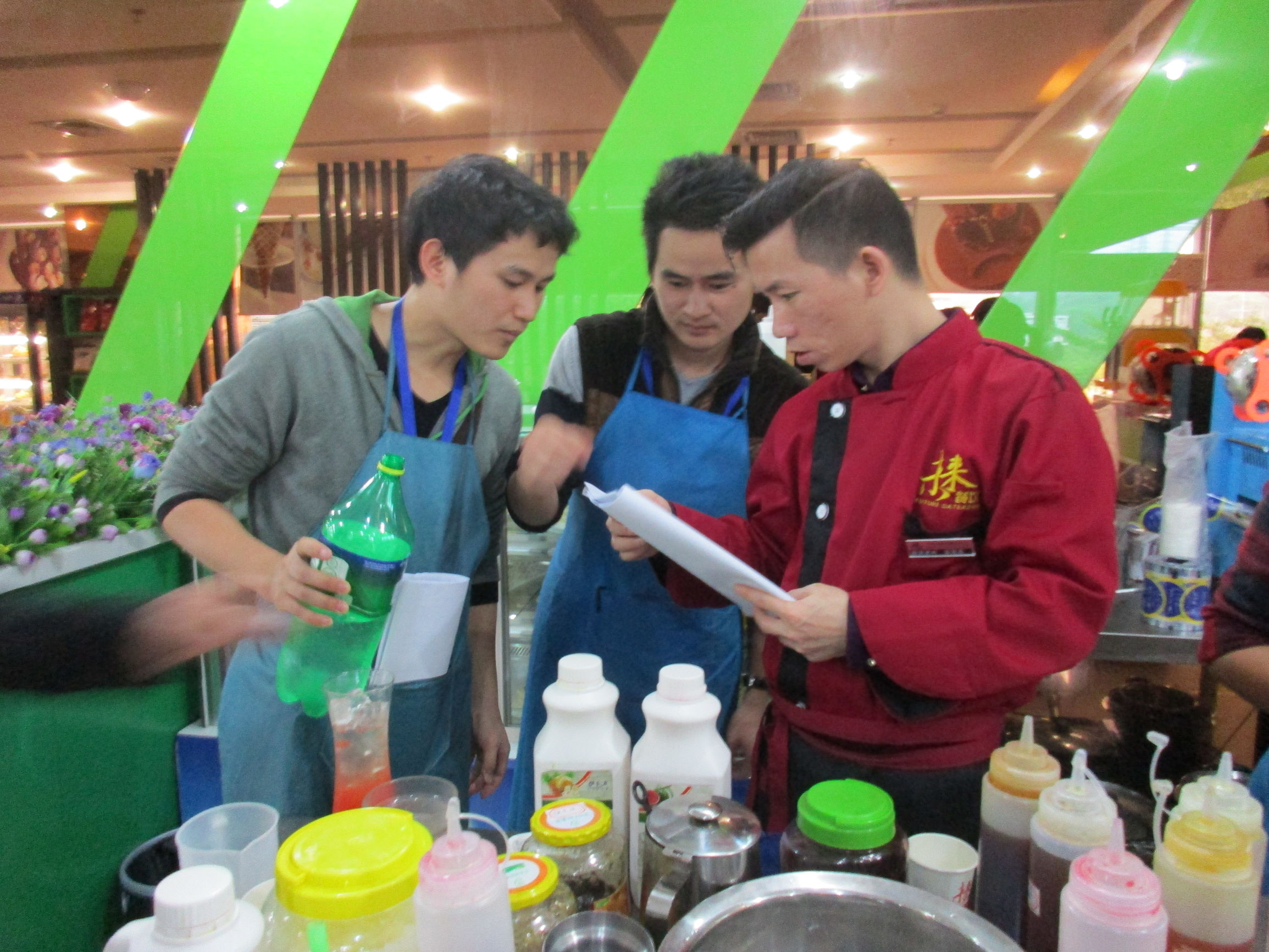 麻辣烫店怎样煮麻辣烫,麻辣烫为啥这么火