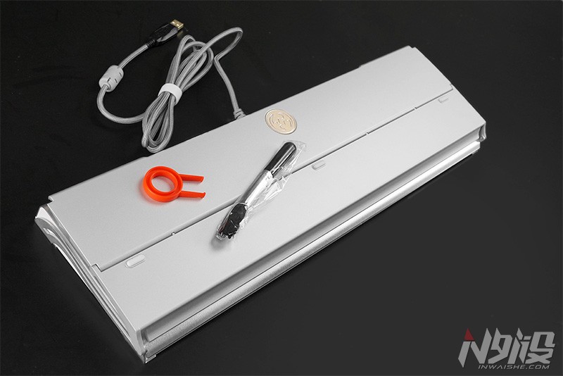 自带手托防尘罩的机械键盘,蝙蝠骑士机械键盘拆解