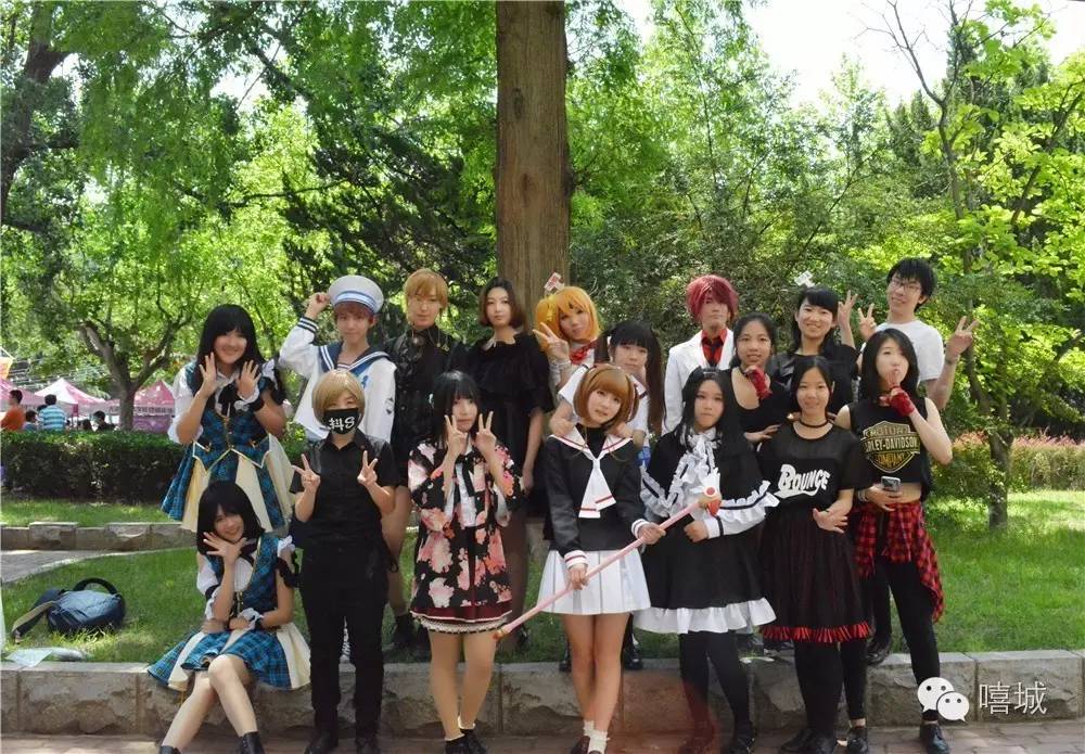 大连理工大学校园嘉年华 七域动漫协会宅舞燃爆全场!