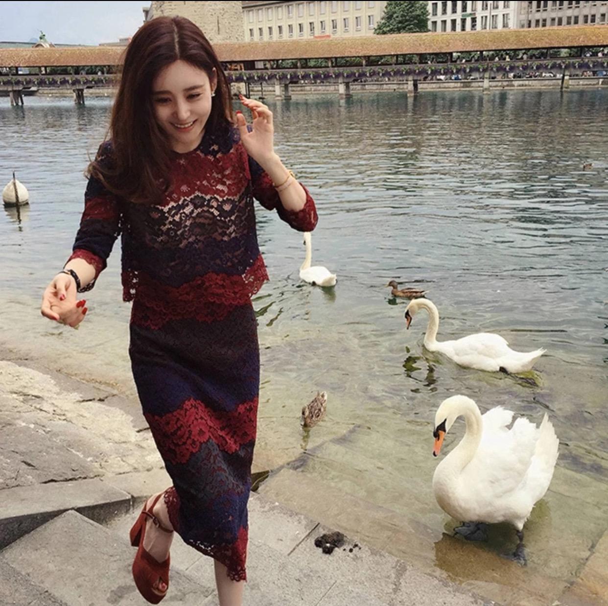 全智贤杨幂哪个更漂亮,高圆圆和全智贤代言的服装