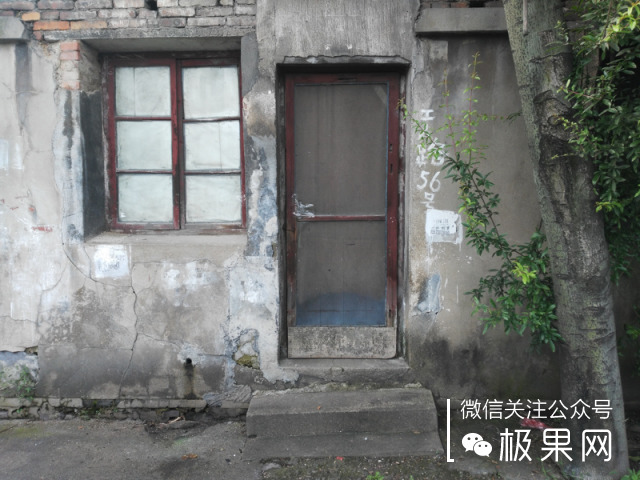 荣耀的这个电话充满心机，镜头竟可以翻转180°