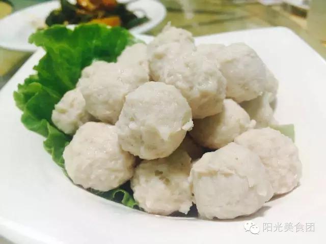 阳光探店~郑州农科路政七街附近有家爱好足球的球球虾馆