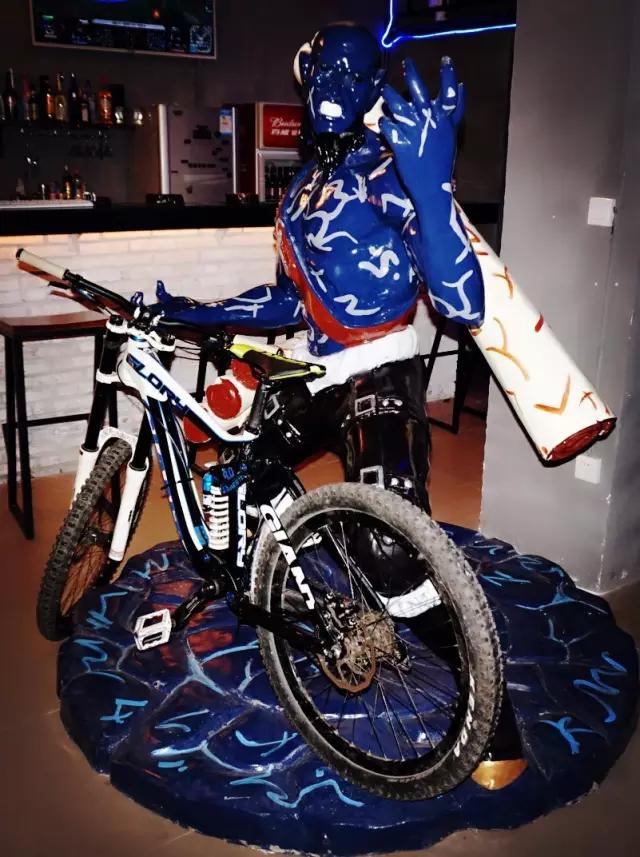 英雄联盟游戏主题酒吧,一家酒吧光谷广场店视频