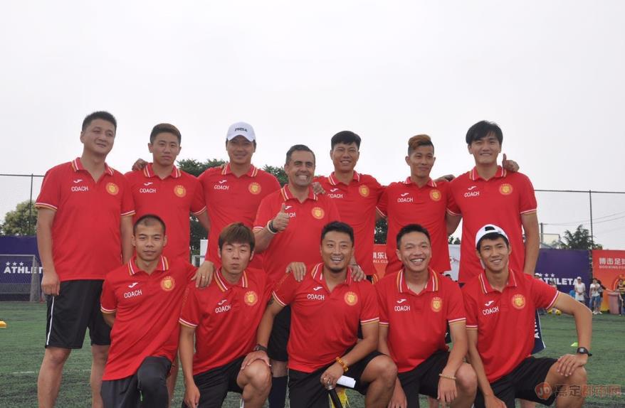 年少成名却又大器晚成,年少成名往往意气风发