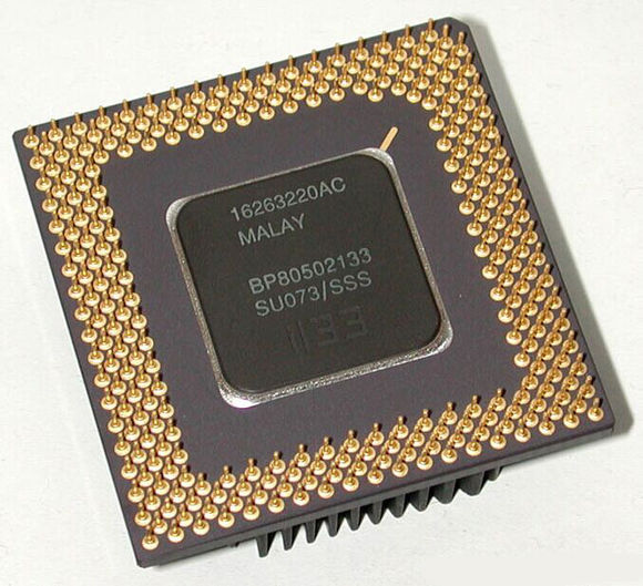 英特尔和amd的cpu哪个更好,amd和英特尔顶级cpu对比