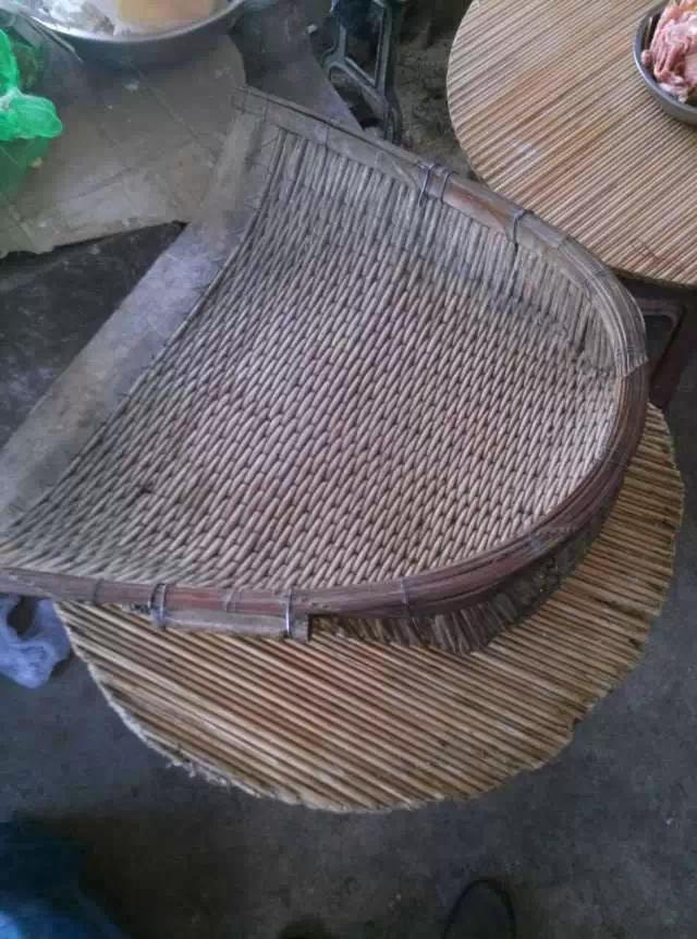 满满的小时候的回忆视频,小时候走过的路满满的回忆