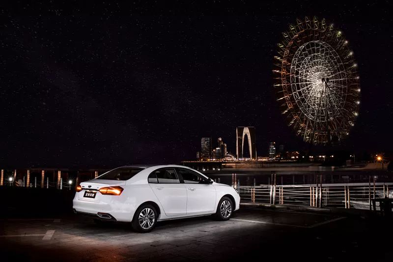 试驾吉利帝豪玩家版低配多少钱,2017款吉利帝豪试驾新车评