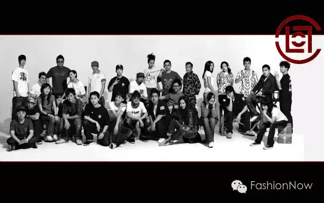 他的女朋友很多，但挚爱一直没变过