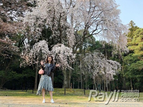 又到小长假,快点跟明星们学学能制霸朋友圈的旅拍秘籍吧!