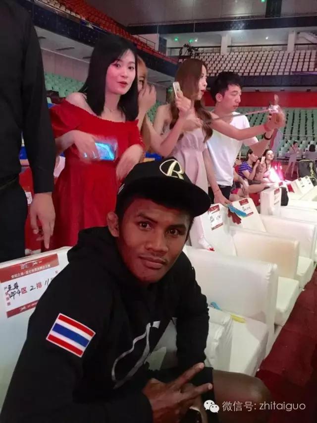 中国武僧完胜对方,中国武僧vs日本武士