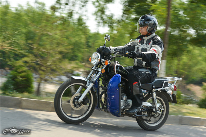 豪爵hj125-8f评测,豪爵踏板摩托车性价比推荐