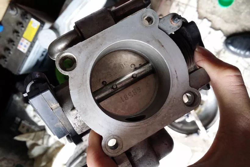 节气门什么样才需要清洗,节气门为什么需要定期清洗