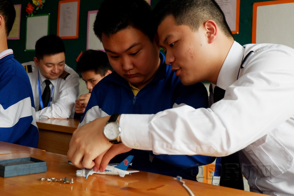 南航广州飞行部开展作风纪律和资质能力“双抓”活动