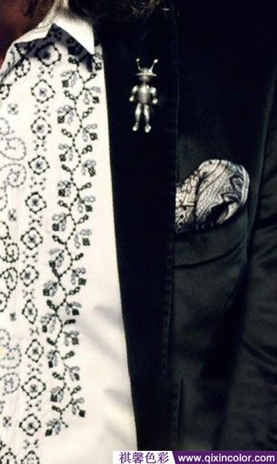 方巾搭配衣服大全,西服胸前口袋的方巾怎么叠倒三角