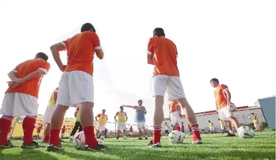 天热踢球注意事项,踢球注意的事项有哪些