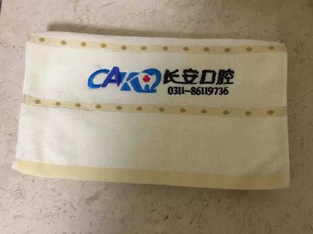 牙齿发黄让牙齿美白几个小妙招,牙齿不白笑容不好看