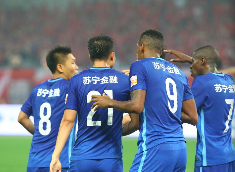 吴曦庆祝胜利晋级就是硬道理,吴曦为国足拼的头破血流