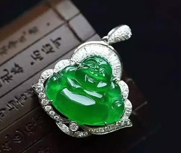 翡翠吊坠怎样选才最好,翡翠吊坠怎么挑款式