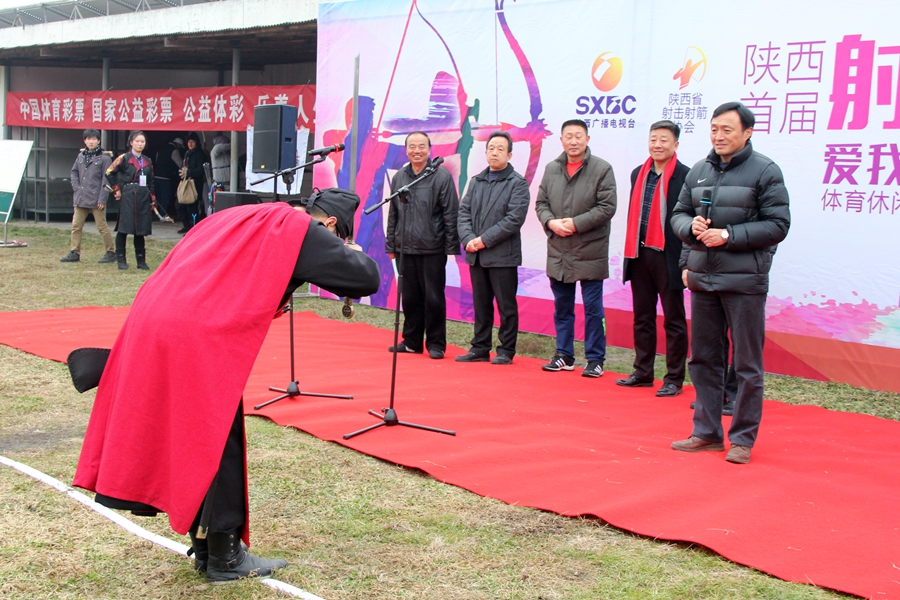 穿汉服弯弓引箭,穿汉服射箭视频