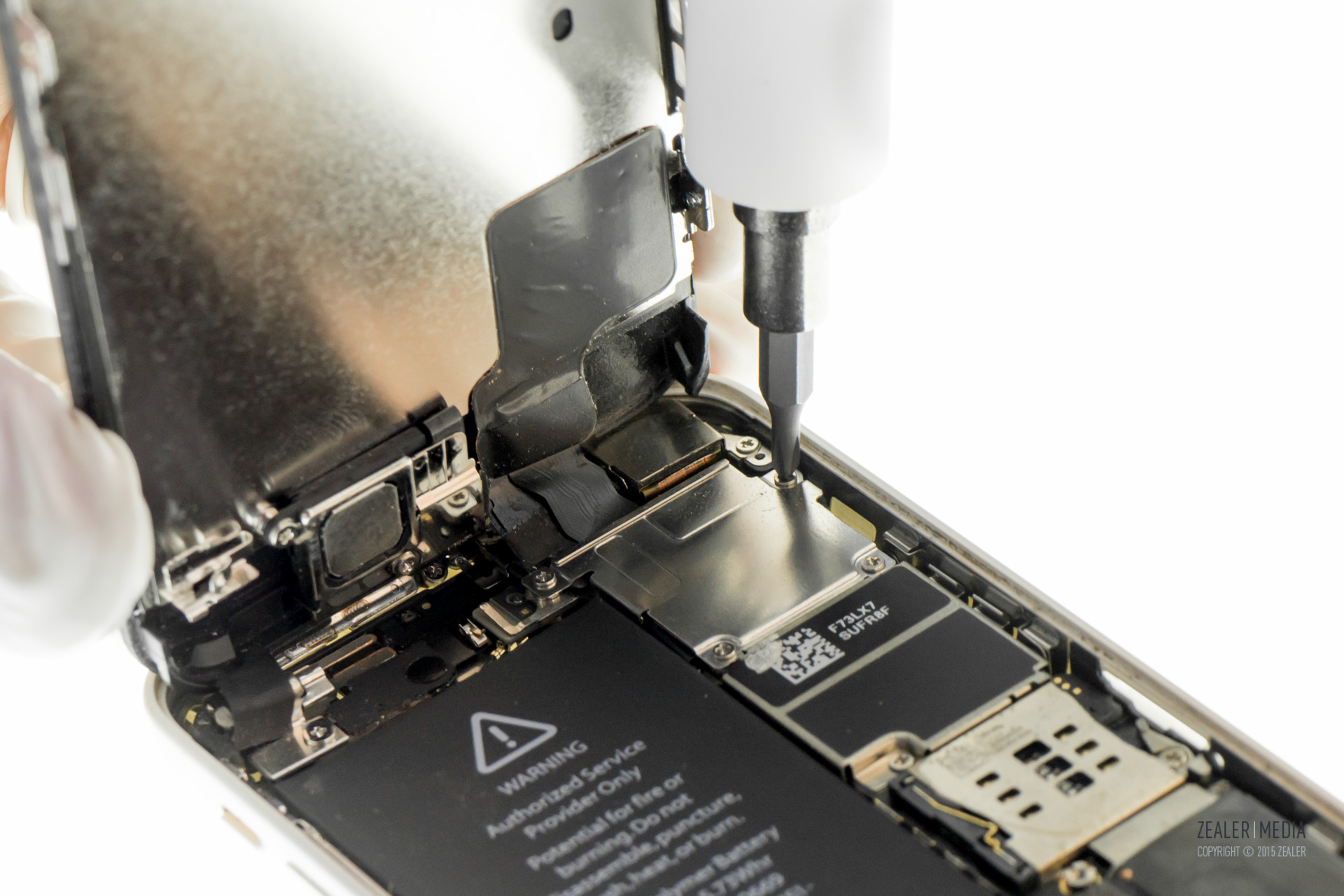 拆iphone5c教程,苹果5c换后壳