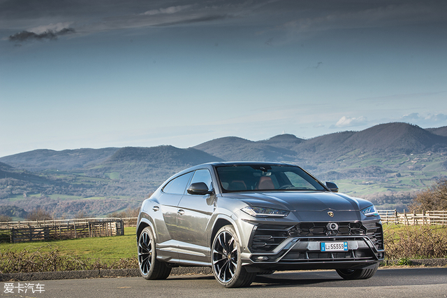 沉浸式体验提车兰博基尼urus,试驾兰博基尼urus顶配