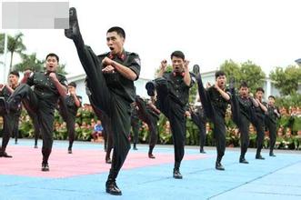 越南兵当年如何对付美军,越南军如何对付俘虏