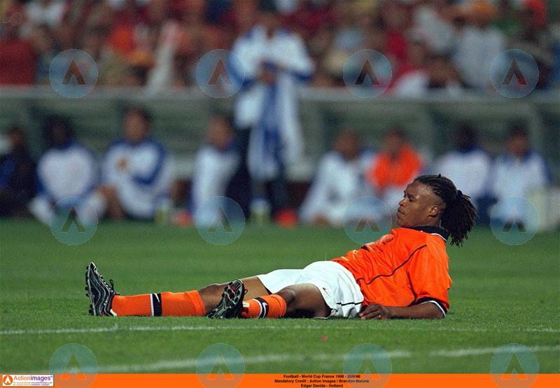 耐克足球鞋刺客纪念款解析,耐克足球鞋刺客进化史