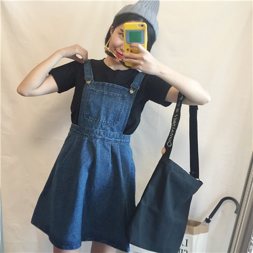 清爽减龄背带裙,好减龄的背带裙