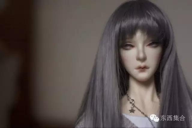 她是资深娃娘，也是暴雪爸爸的死忠粉