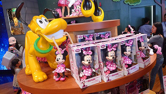 上海迪士尼有哪些大的玩具,迪士尼授权产品是迪士尼产品吗