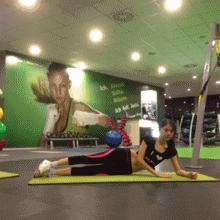 虐腹动作简单高效,快速虐腹动作15天虐出完美腹肌