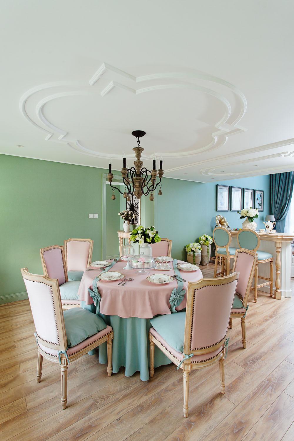 桌布如何铺不容易脏,家里桌布脏了怎样清洗