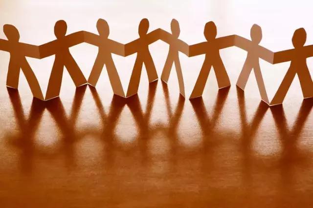 做微商必备的销售技巧,2018微商人脉爆棚的绝密方法