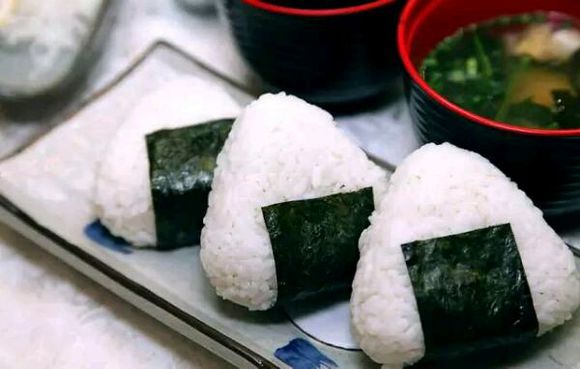 100元毛爷爷能在国外能做的那些事儿你都知道吗！