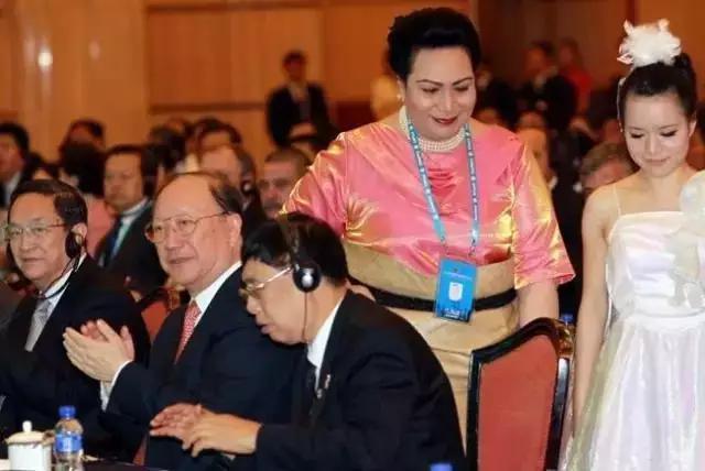 又有一个神秘岛国对中国免签,这个以胖为美的国家,美到极致!