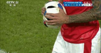 足球史上受过的最严重的伤,足球最危险时刻