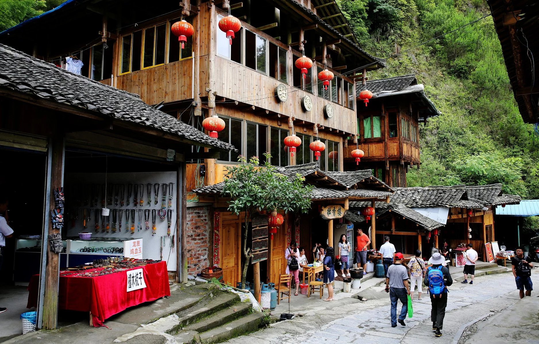 长发村红瑶淘米水洗发水直播,天下第一长发村用什么洗头发