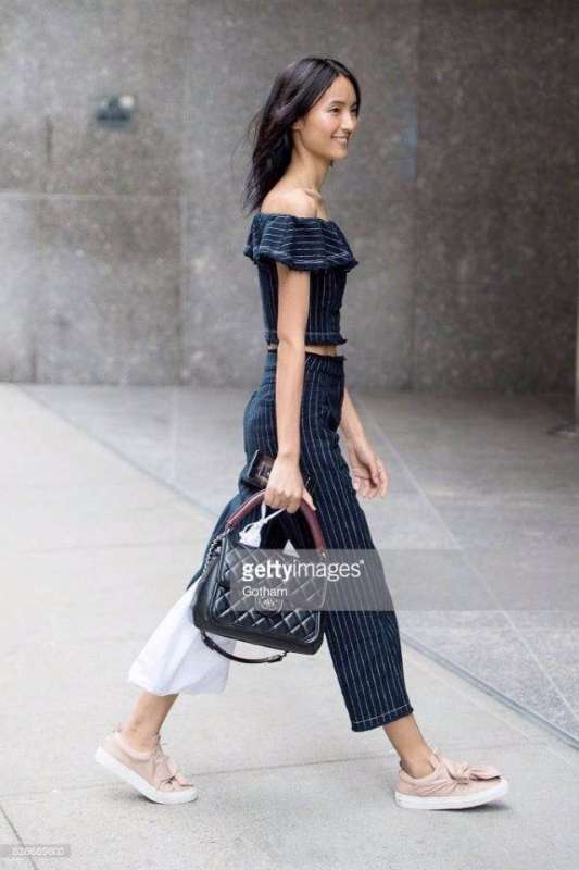 缁村瘑澶х闈㈣瘯妯＄壒,缁村瘑澶х绉诲笀涓婃捣