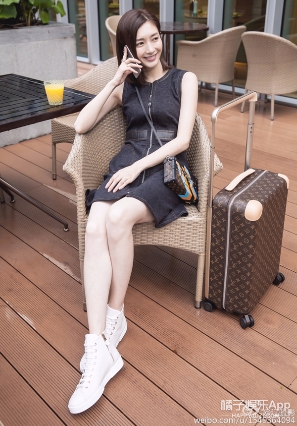 手肘膝盖夏天时变黑怎么回事,手肘黑黑的怎么办