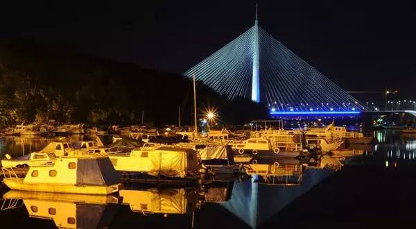 一座经历沧桑的城市,中国近代被战火摧毁的城市的影像