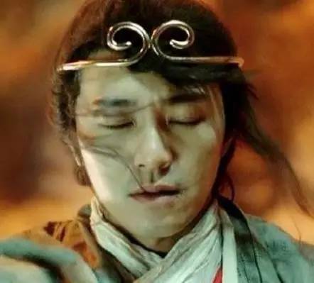 朱迅是小燕子吗,朱迅是朱军的姑娘吗