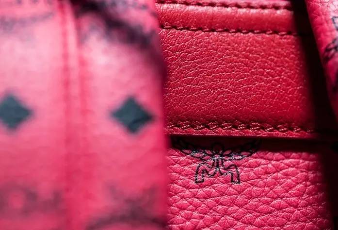 新款mcm双肩包樱花粉,剁手党好物分享