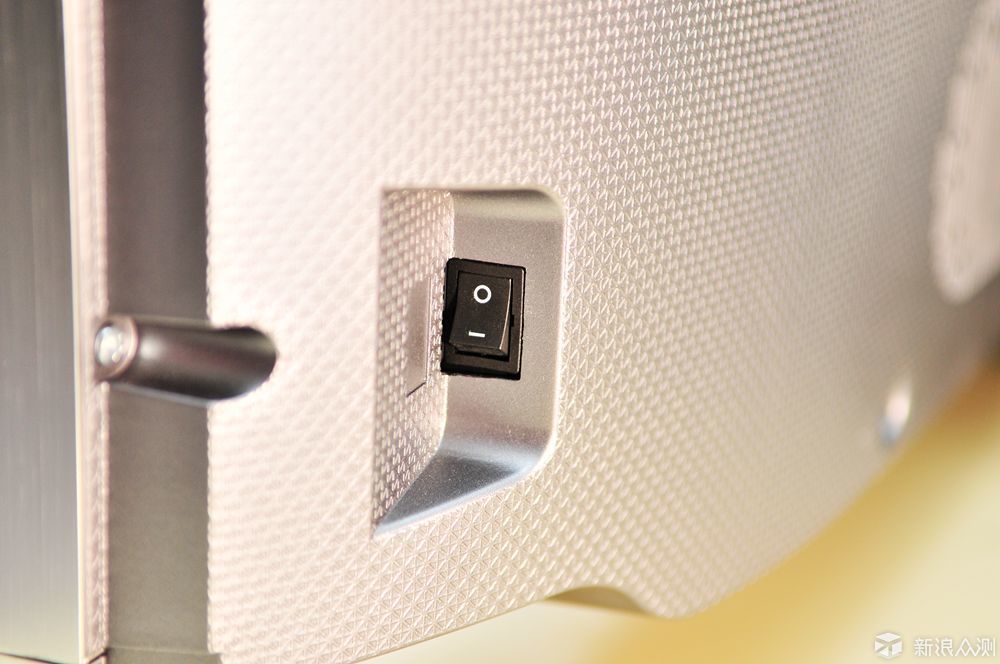 海信电视uled曲面怎么样,用曲面显示器玩地平线