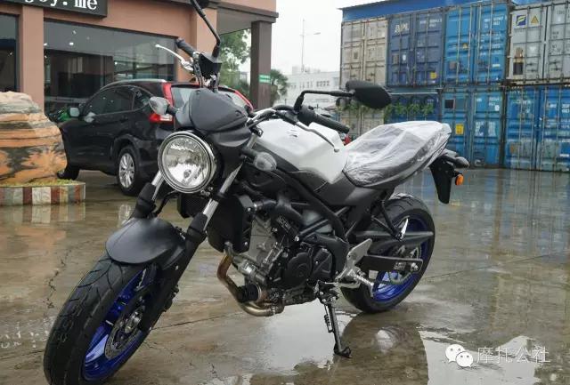 铃木gw250双缸水冷最新款街车,gw250神车到底怎么样